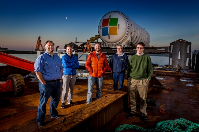 Microsoft denizin dibine veri merkezi yerleştirdi